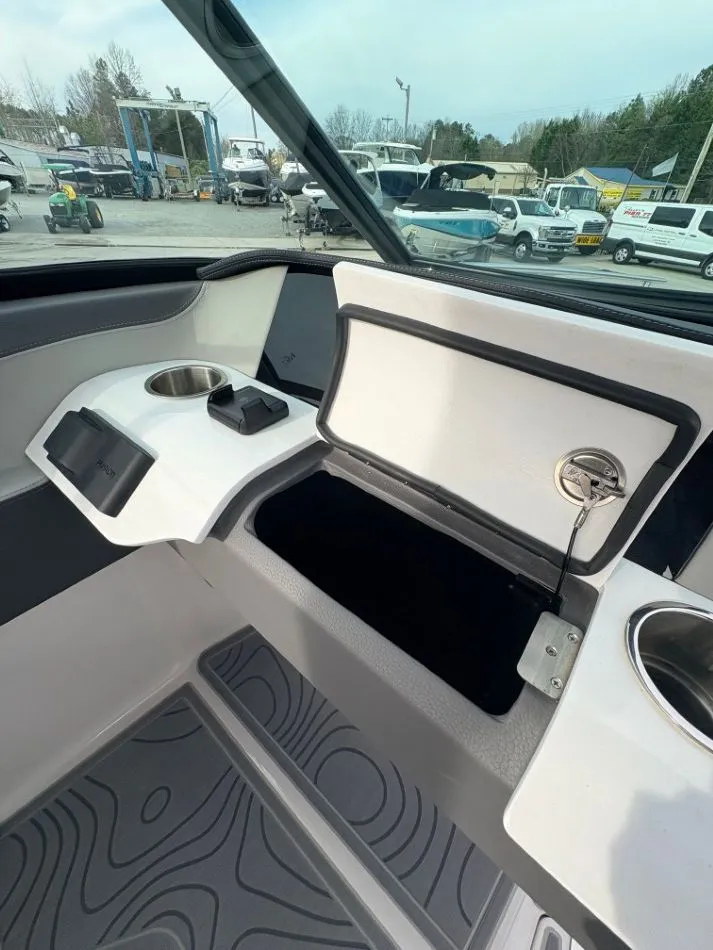 Slide: The Image of Regal LS4 Ultimate 2024 - 27