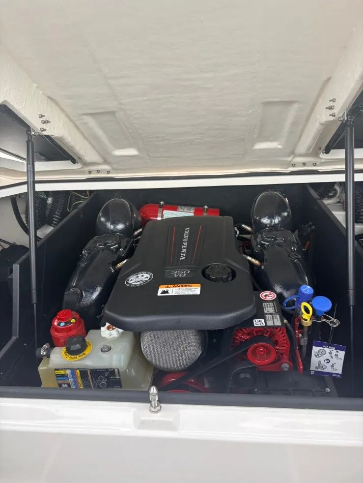 Slide: The Image of Regal LS4 Ultimate 2024 - 35