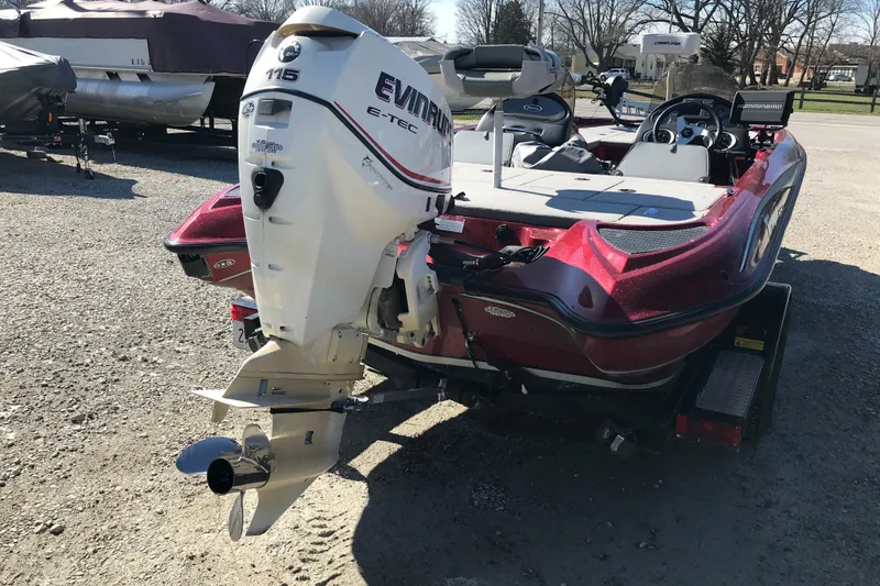 Slide: The Image of 2008 Triton 18 Explorer boat with Evinrude E-TEC 115 outboard motor. - 5