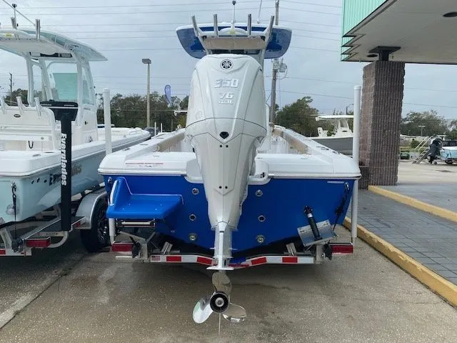 Slide: The Image of 2025 Everglades 253 Center Console boat with outboard motor. - 24