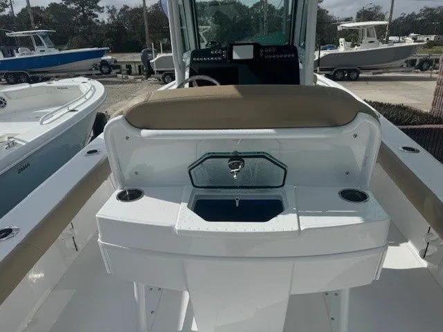 Slide: The Image of Everglades 253 Center Console 2025 - 59