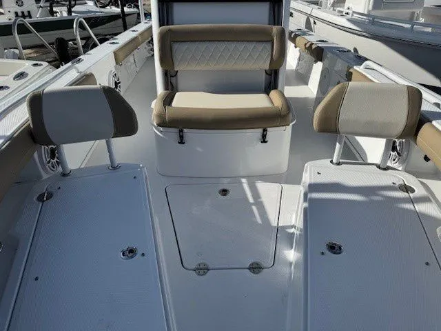 Slide: The Image of Everglades 253 Center Console 2025 - 17