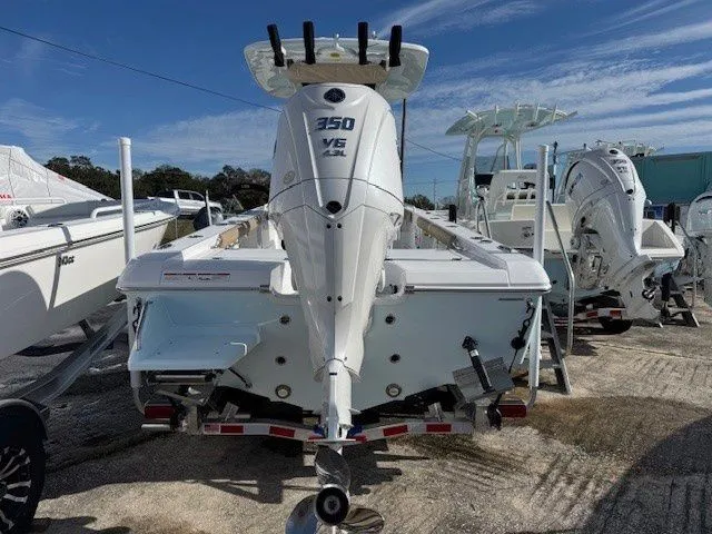 Slide: The Image of Everglades 253 Center Console 2025 - 38