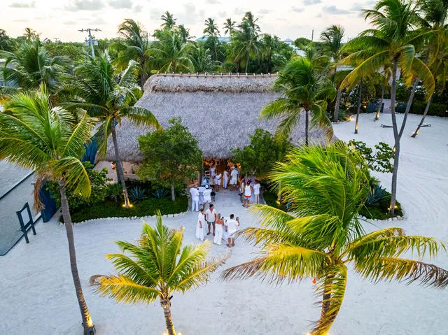 Slide: The Image of Everglades 253 Center Console 2025 - 57