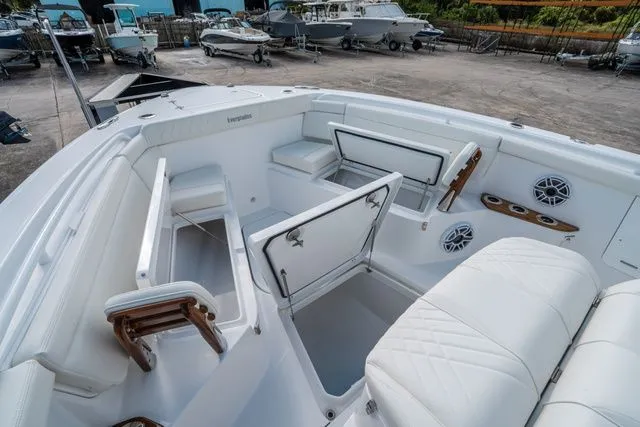 Slide: The Image of Everglades 395 Center Console 2026 - 30