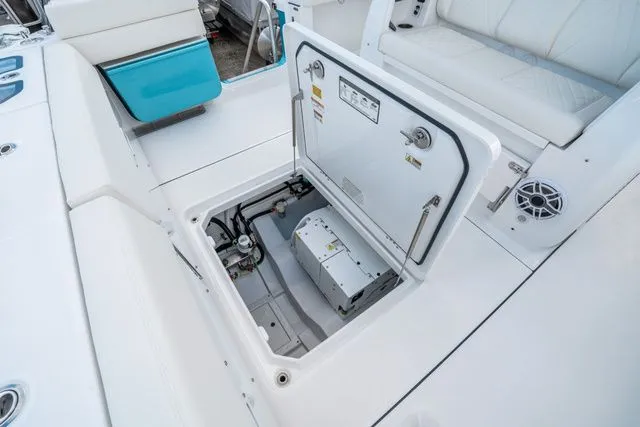 Slide: The Image of Everglades 395 Center Console 2026 - 47