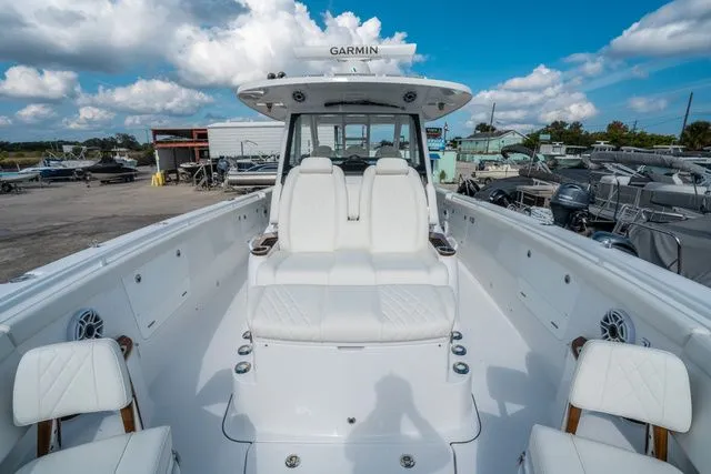 Slide: The Image of Everglades 395 Center Console 2026 - 60