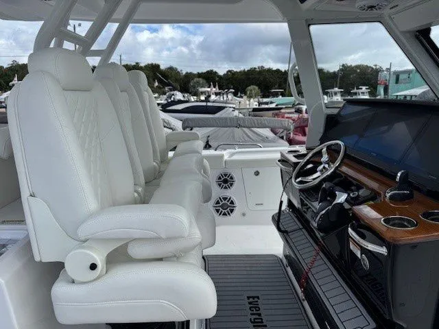 Slide: The Image of Everglades 395 Center Console 2026 - 8