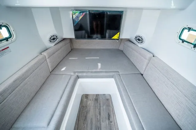 Slide: The Image of Everglades 395 Center Console 2026 - 86