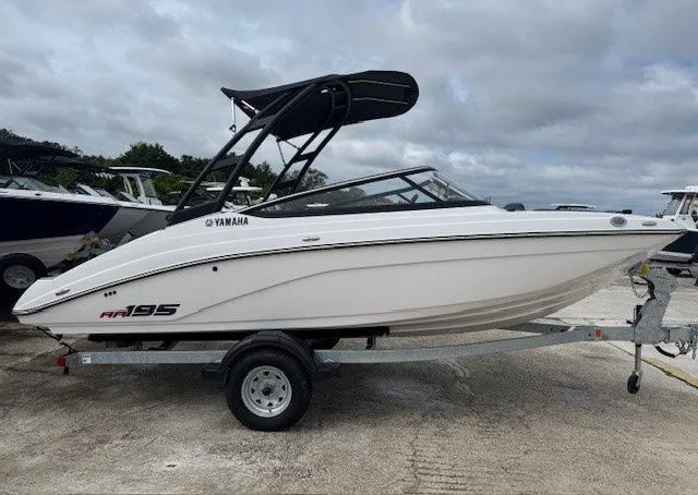 The Image of Yamaha AR195 2025 - 1