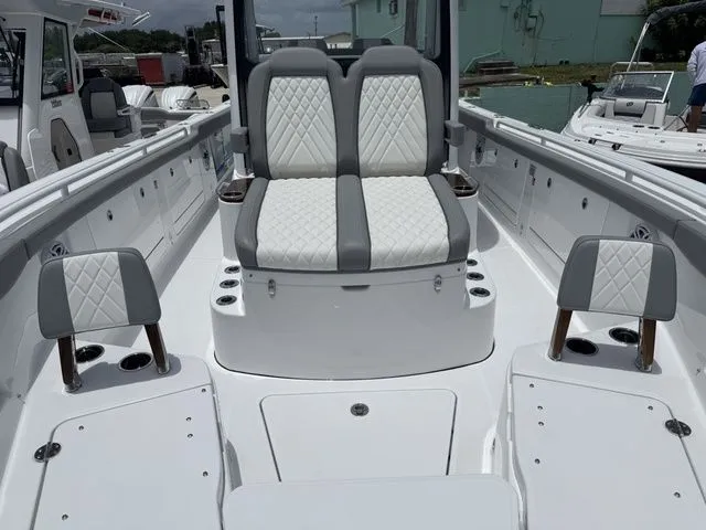 Slide: The Image of Everglades 315 Center Console 2026 - 14