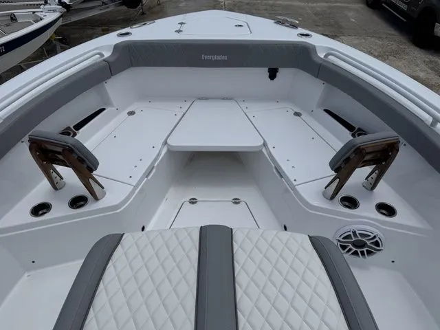 Slide: The Image of Everglades 315 Center Console 2026 - 56