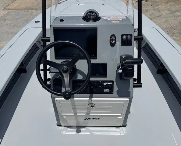 Slide: The Image of Console of Hewes Redfisher 18 boat, model year 2026. - 23