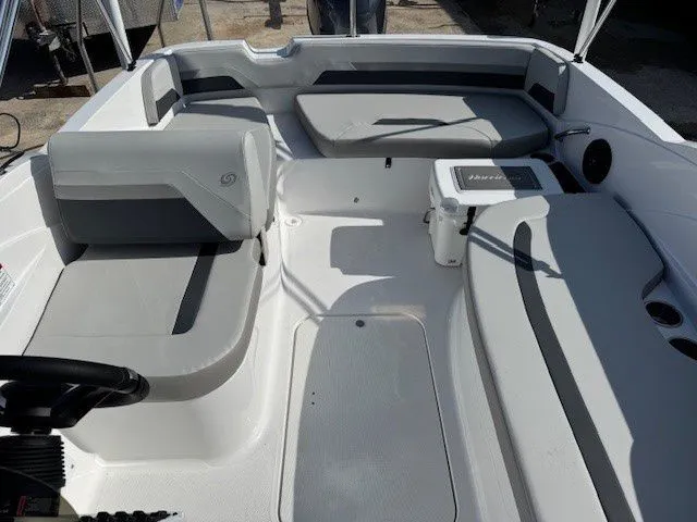 Slide: The Image of Hurricane SunDeck Sport 185 OB 2026 - 50