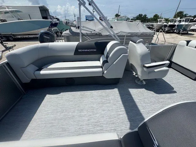 Slide: The Image of Interior of 2026 Bennington 22SSRSE pontoon boat. - 28