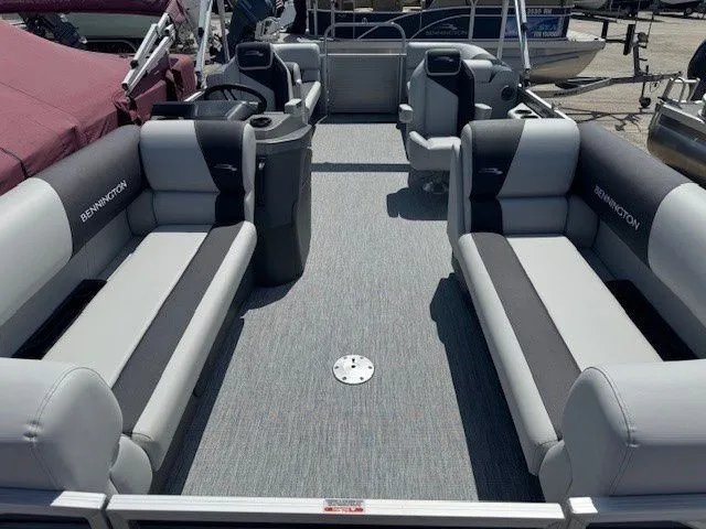 Slide: The Image of Interior of Bennington 22SSRSE pontoon boat, model year 2026. - 33