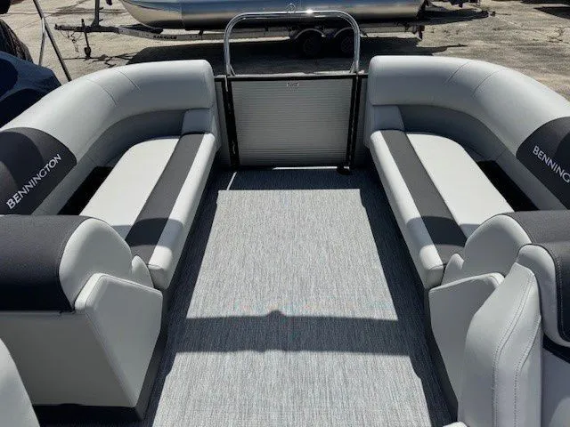 Slide: The Image of Interior of Bennington 22SSRSE pontoon boat, model year 2026. - 30