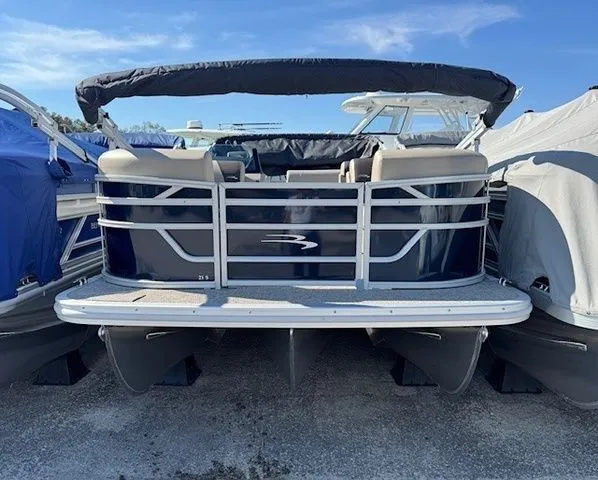 The Image of Bennington 21SL 2026 - 1