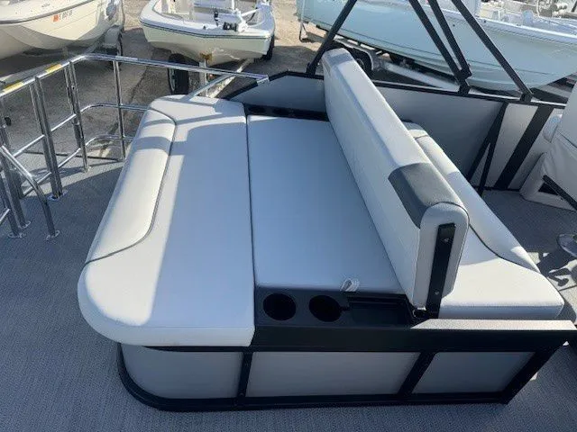 Slide: The Image of Seating area of Sweetwater 2286SFLC pontoon boat, year 2026. - 26