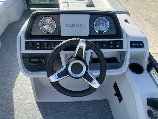 Slide: The Image of Sweetwater 2286SFLC 2026 helm with Garmin navigation system. - 28