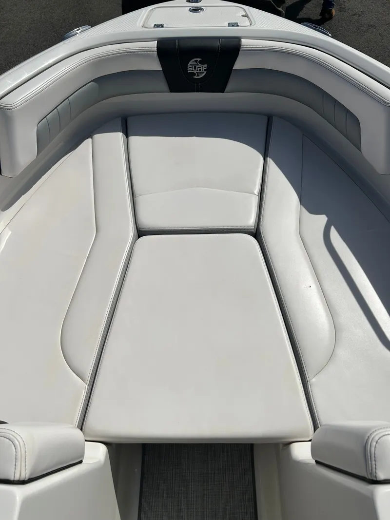 Slide: The Image of Chaparral 21 Surf 2021 - 13