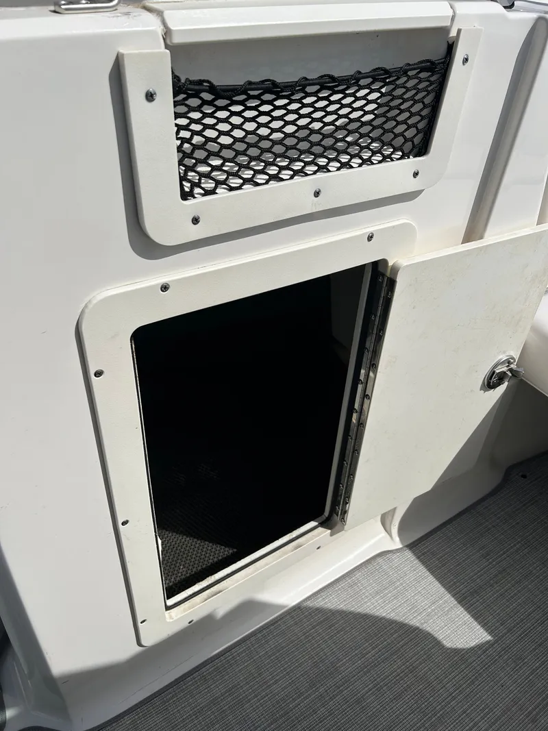 Slide: The Image of Chaparral 21 Surf 2021 - 17