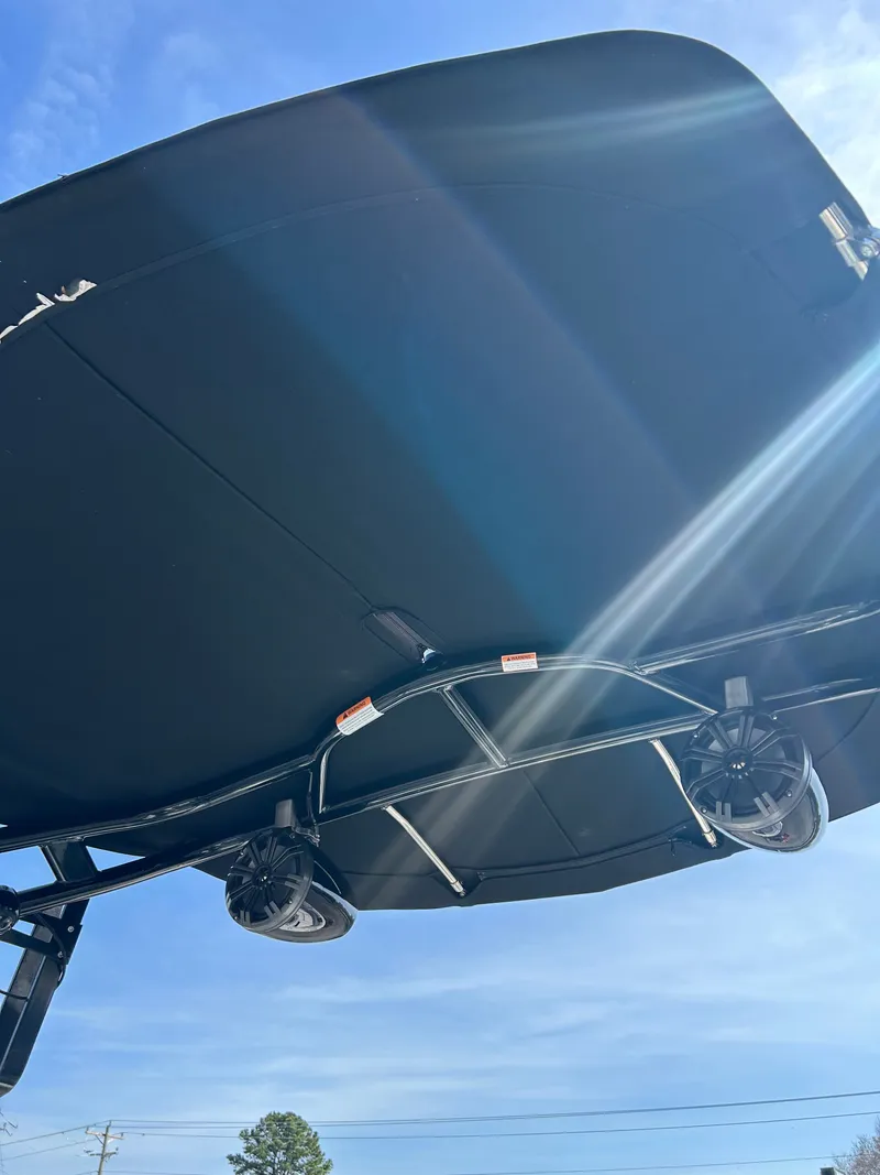 Slide: The Image of Chaparral 21 Surf 2021 - 18