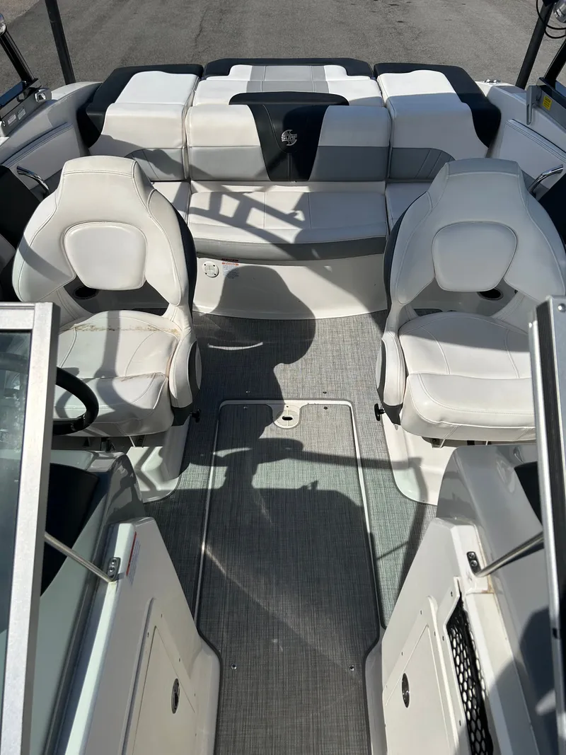 Slide: The Image of Chaparral 21 Surf 2021 - 8