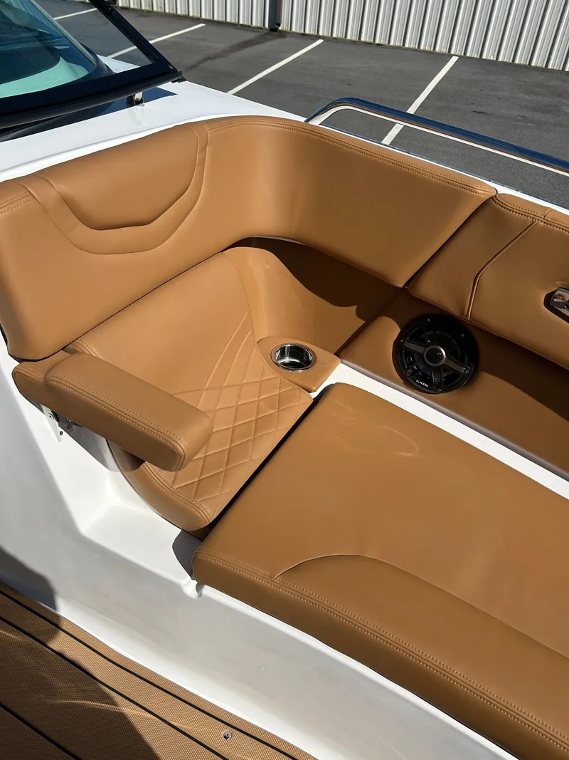 Slide: The Image of Chaparral 30 Surf 2026 - 14