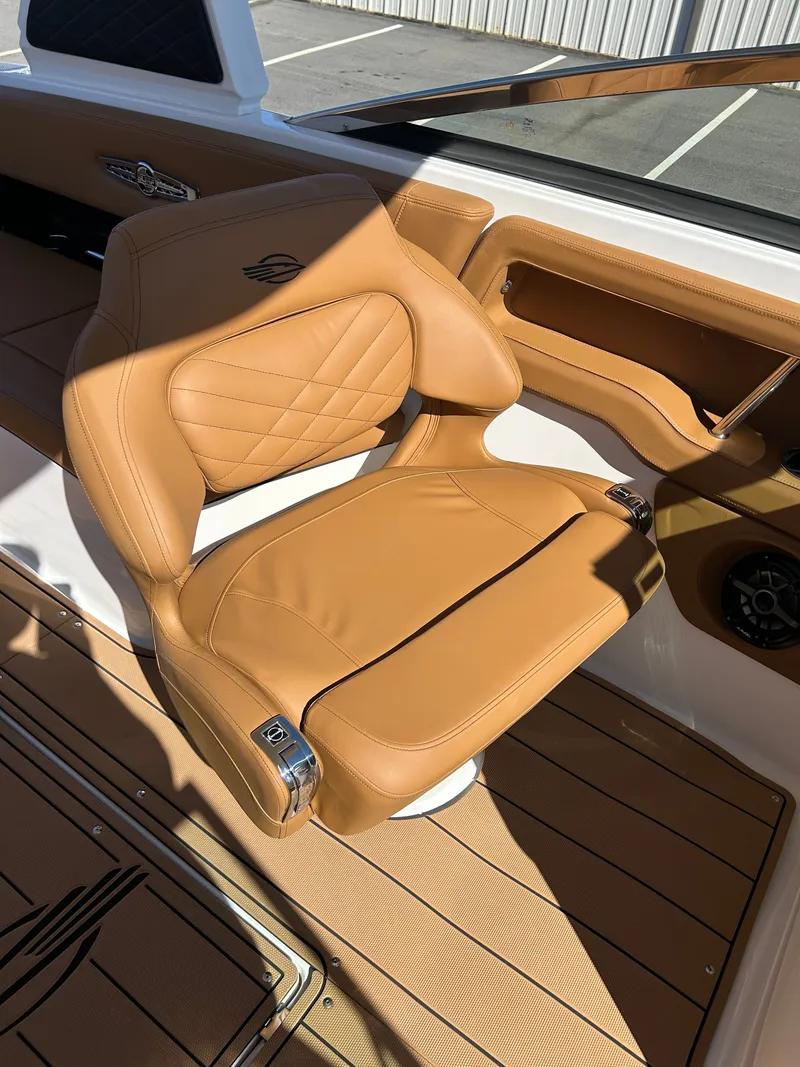 Slide: The Image of Chaparral 30 Surf 2026 - 27