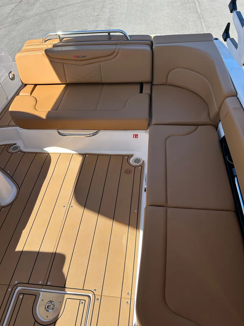 Slide: The Image of Chaparral 30 Surf 2026 - 31