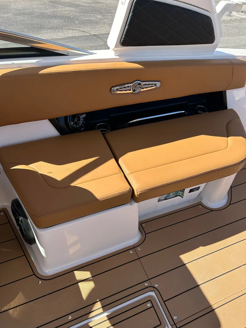 Slide: The Image of Chaparral 30 Surf 2026 - 32