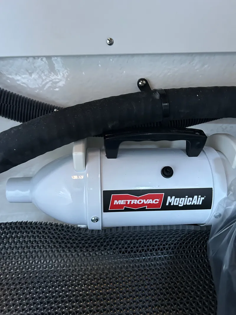 Slide: The Image of Chaparral 30 Surf 2026 - 34