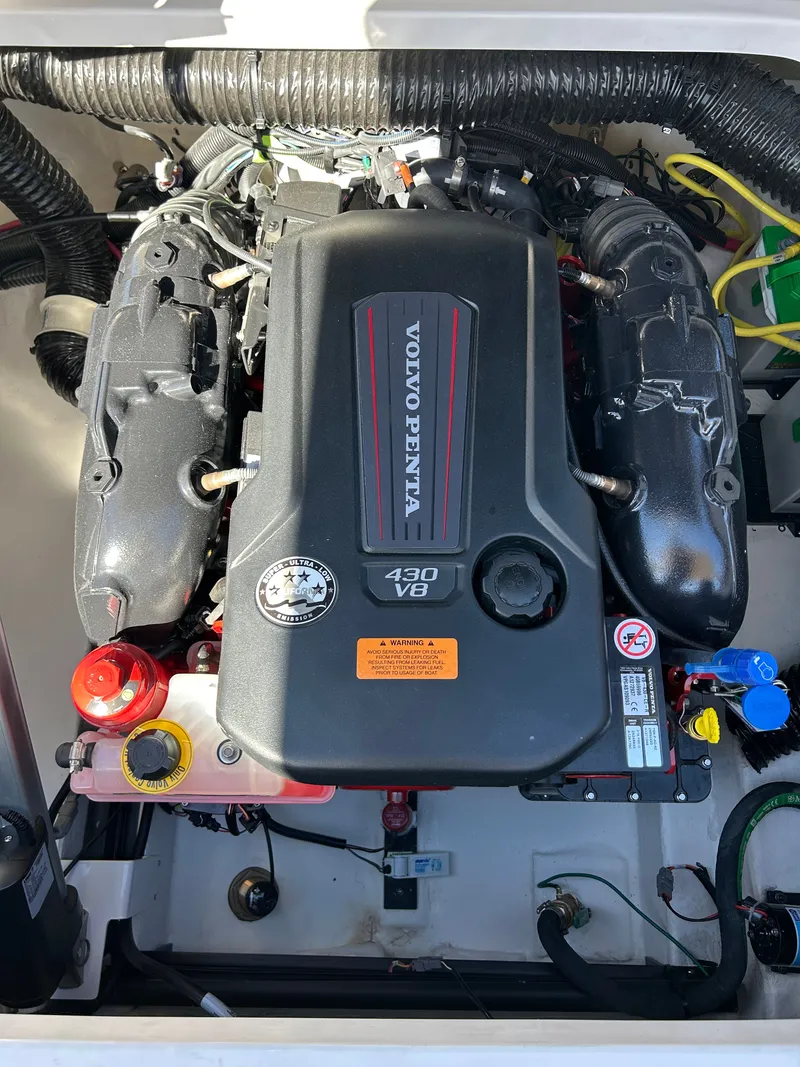 Slide: The Image of Chaparral 30 Surf 2026 - 41