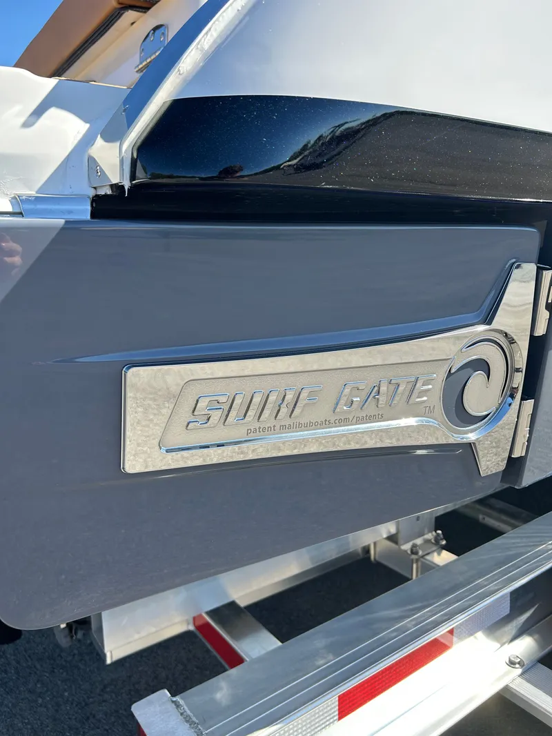 Slide: The Image of Chaparral 30 Surf 2026 - 6