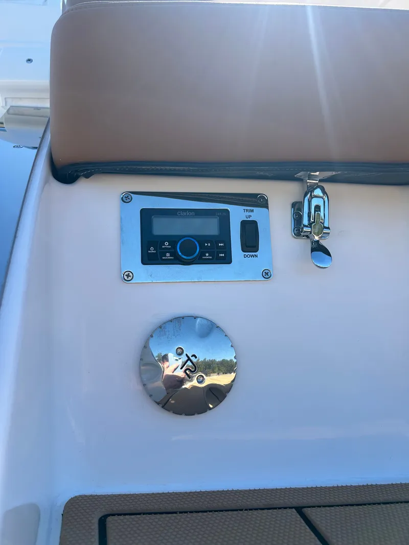 Slide: The Image of Chaparral 30 Surf 2026 - 8