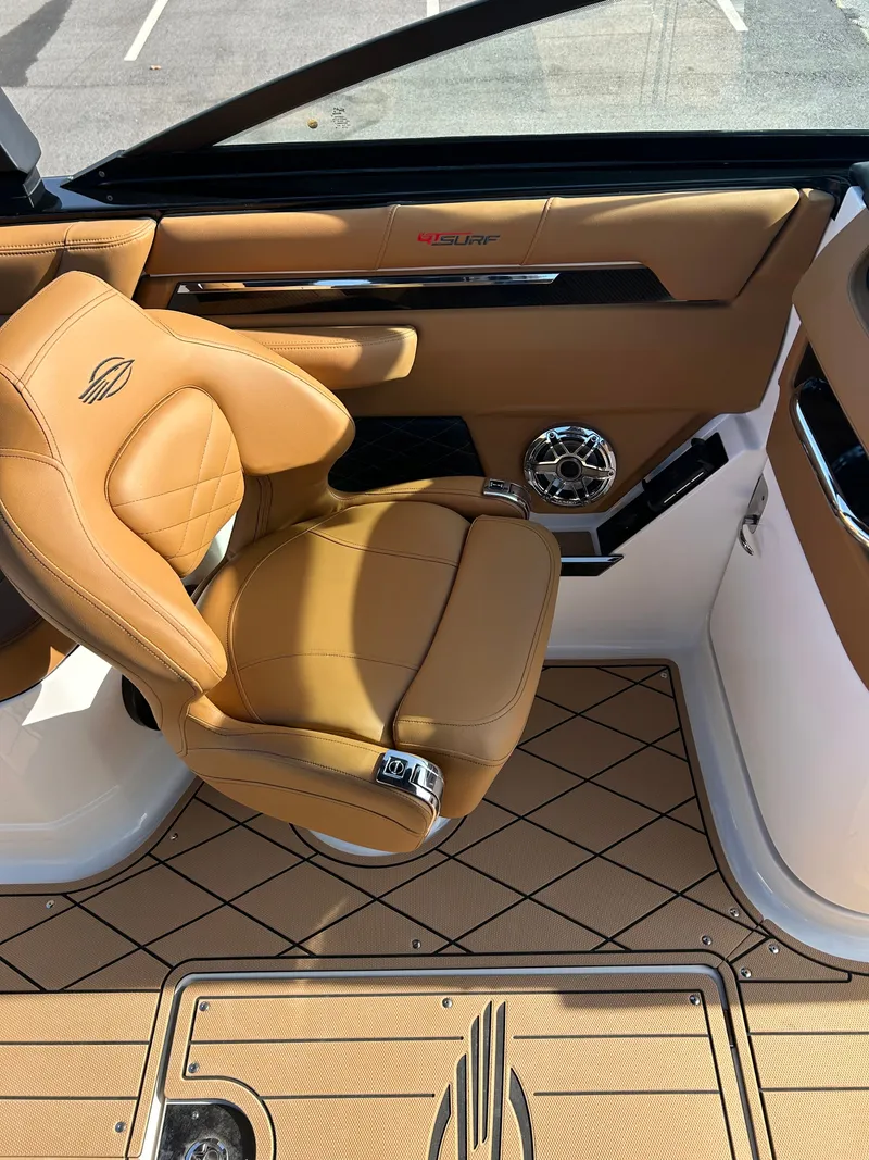 Slide: The Image of Chaparral GTS 6 2026 - 15