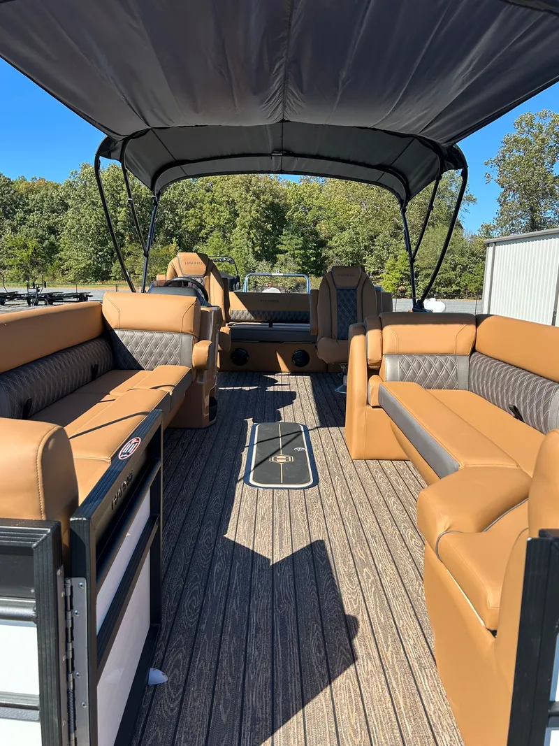 Slide: The Image of Harris Cruiser 250 LUX 2026 - 4