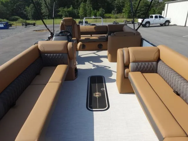 Slide: The Image of Harris Cruiser 250 LUX 2026 - 3