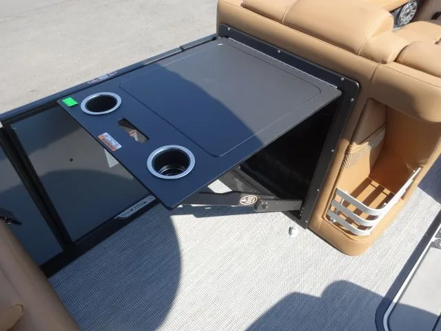 Slide: The Image of Harris Grand Mariner 250 2026 - 12