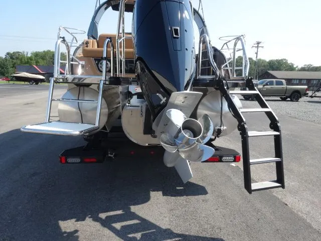 Slide: The Image of Harris Grand Mariner 250 2026 - 2