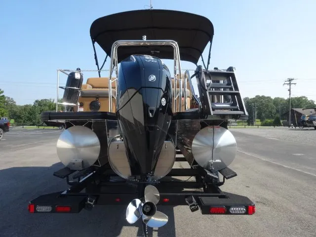 Slide: The Image of Harris Grand Mariner 250 2026 - 3