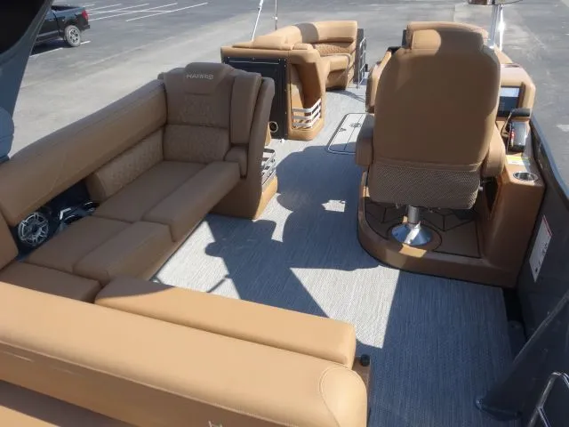 Slide: The Image of Harris Grand Mariner 250 2026 - 6