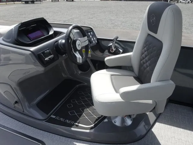 Slide: The Image of Harris Sunliner 250 2026 - 6