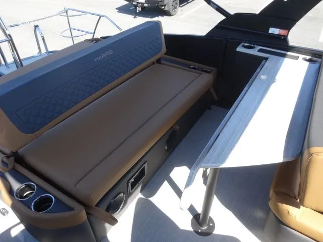 Slide: The Image of Harris Sunliner 250 2026 - 12