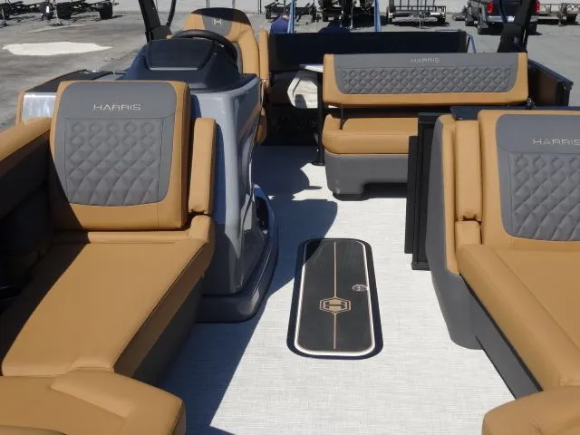 Slide: The Image of Harris Sunliner 250 2026 - 3