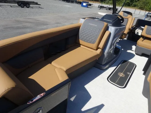 Slide: The Image of Harris Sunliner 250 2026 - 5