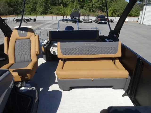 Slide: The Image of Harris Sunliner 250 2026 - 6