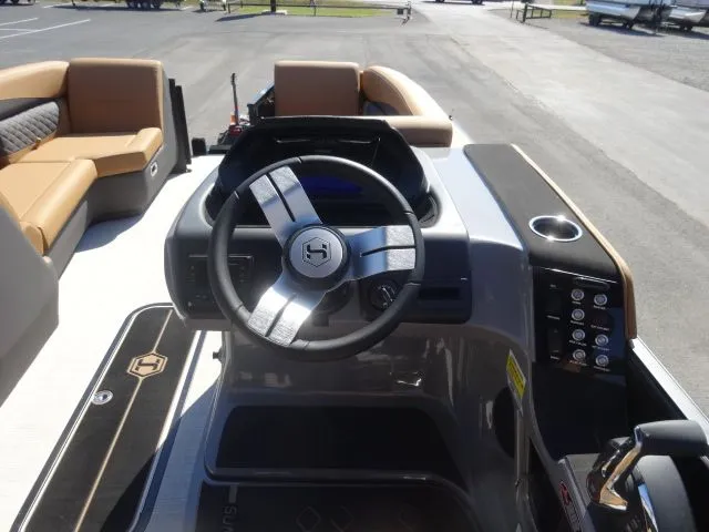 Slide: The Image of Harris Sunliner 250 2026 - 7