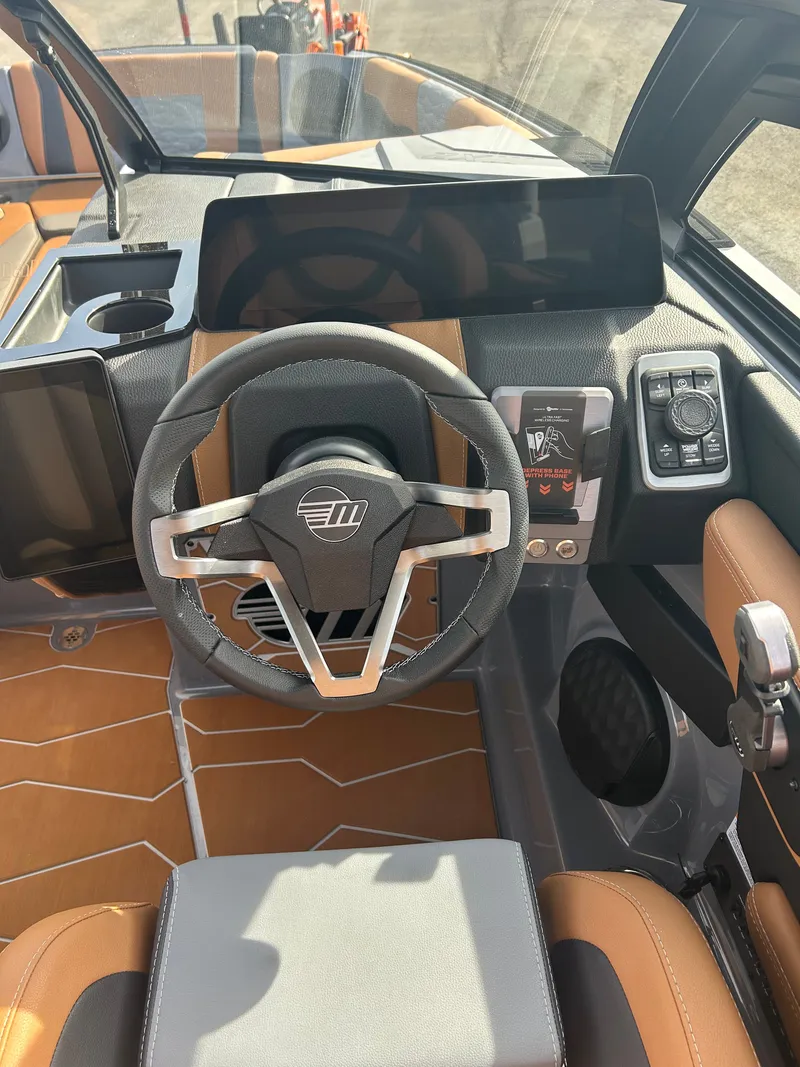 Slide: The Image of Malibu Wakesetter 24 MXZ 2026 - 15